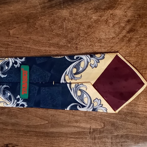 Set of 2 Neckties w Hot Pepper Theme/ Tabasco/Looney Tunes Mani - Picture 2 of 7